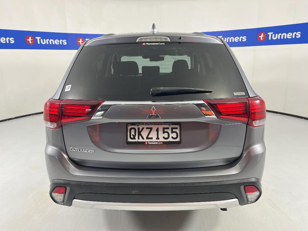 Photo '6' of Mitsubishi Outlander
