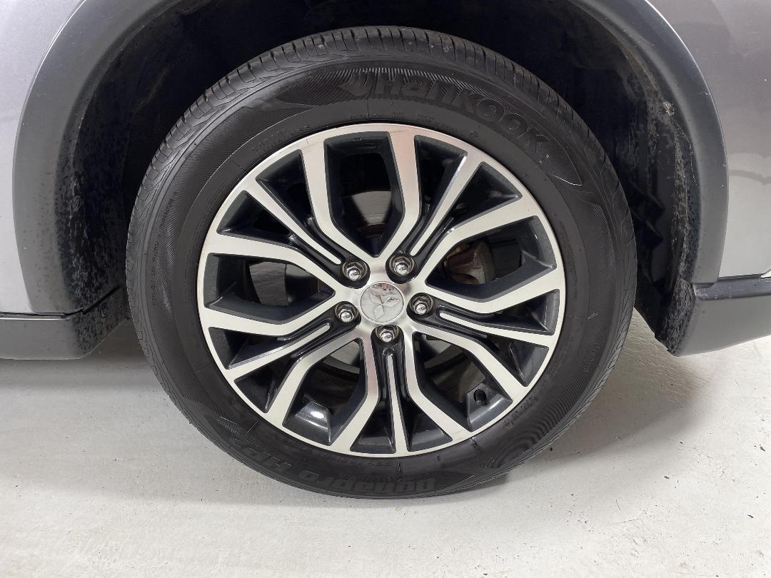 Photo '9' of Mitsubishi Outlander Photo '9' of Mitsubishi Outlander