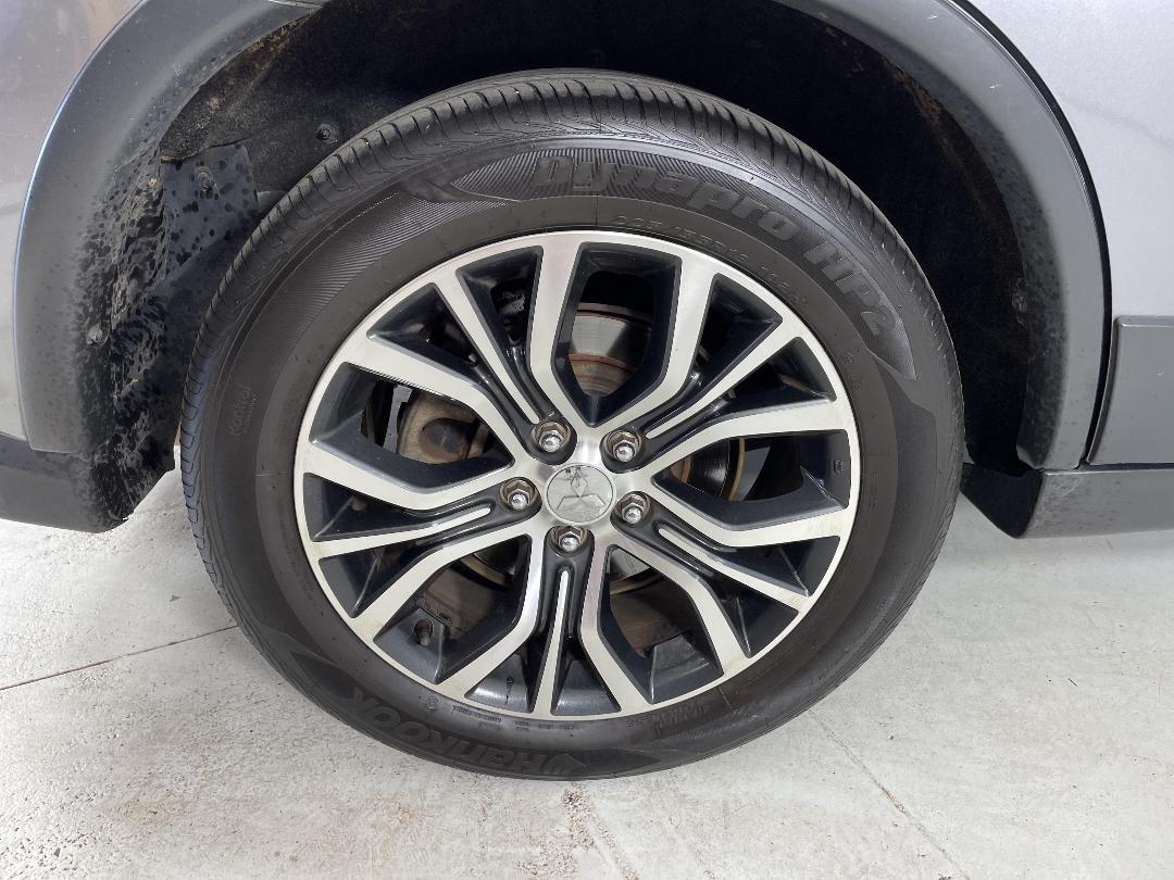 Photo '12' of Mitsubishi Outlander Photo '12' of Mitsubishi Outlander