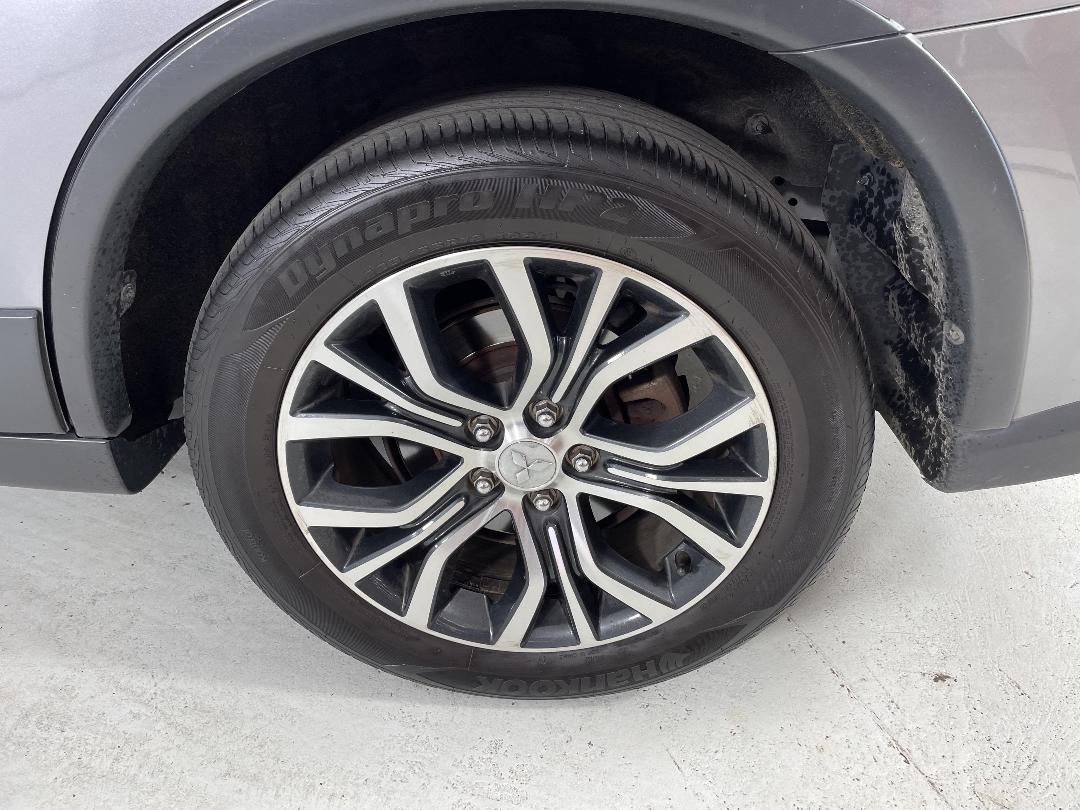 Photo '11' of Mitsubishi Outlander Photo '11' of Mitsubishi Outlander