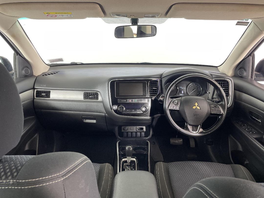 Photo '17' of Mitsubishi Outlander Photo '17' of Mitsubishi Outlander