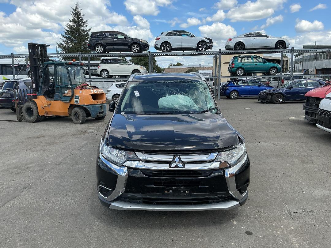 Photo '2' of Mitsubishi Outlander LS