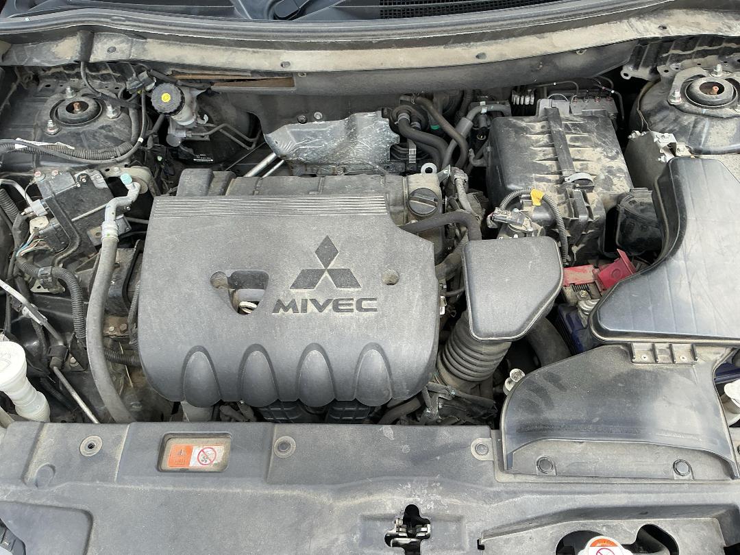 Photo '11' of Mitsubishi Outlander LS