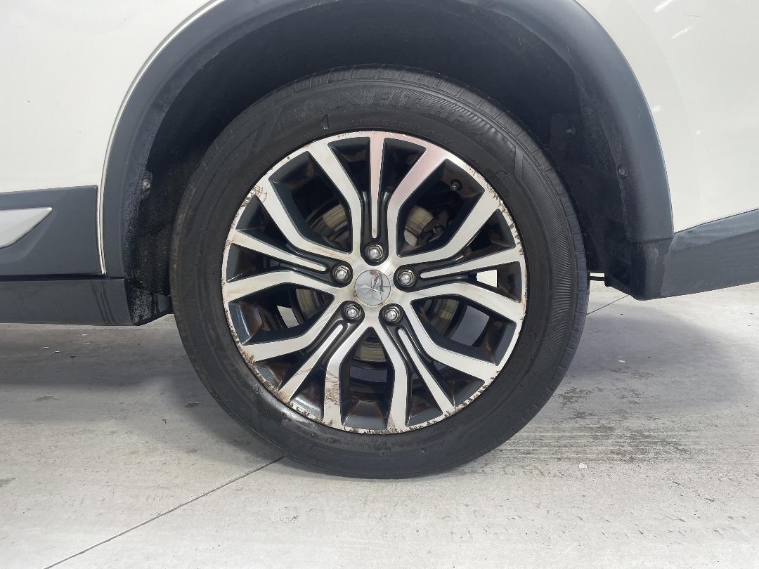 Photo '11' of Mitsubishi Outlander Photo '11' of Mitsubishi Outlander