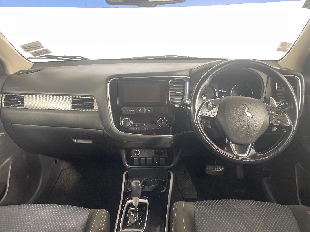 Photo '17' of Mitsubishi Outlander Photo '17' of Mitsubishi Outlander