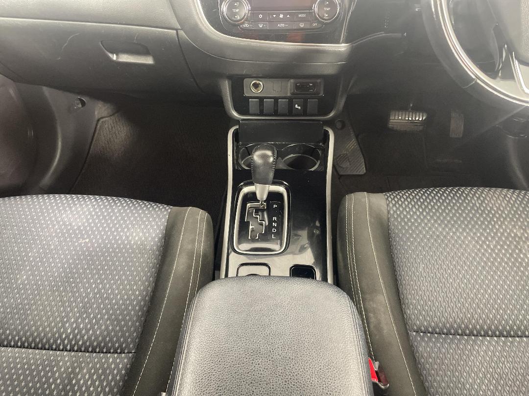 Photo '18' of Mitsubishi Outlander Photo '18' of Mitsubishi Outlander