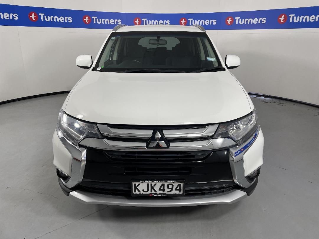 Photo '2' of Mitsubishi Outlander
