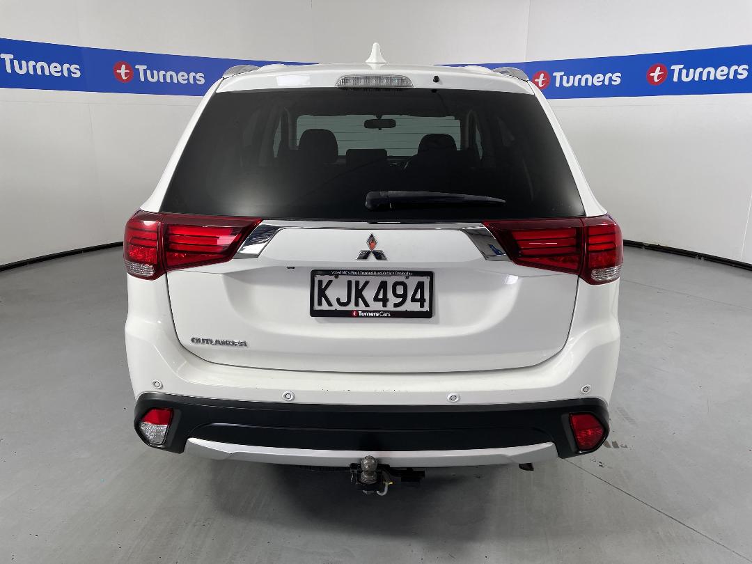 Photo '6' of Mitsubishi Outlander