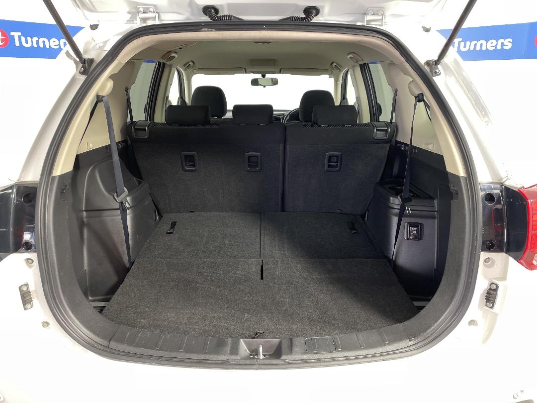 Photo '14' of Mitsubishi Outlander