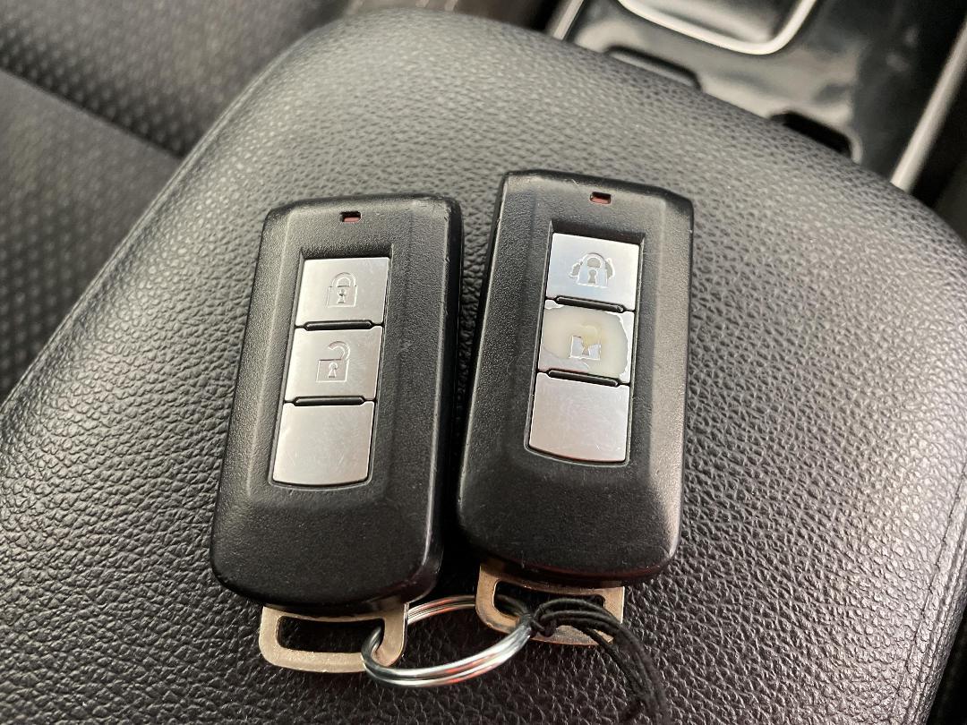 Photo '22' of Mitsubishi Outlander