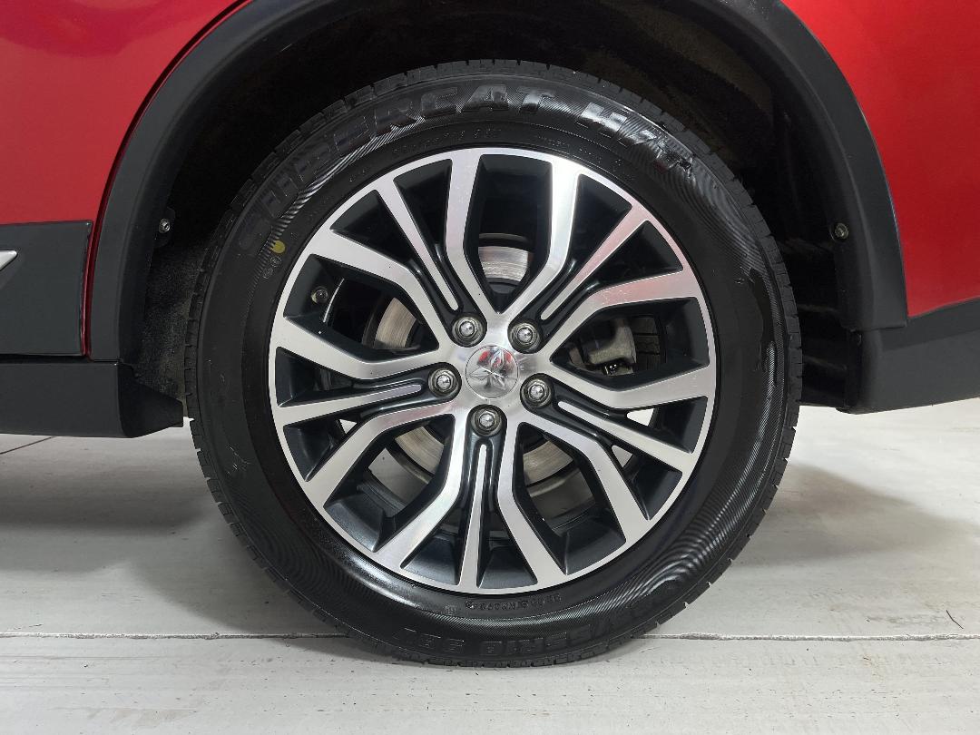 Photo '11' of Mitsubishi Outlander Photo '11' of Mitsubishi Outlander