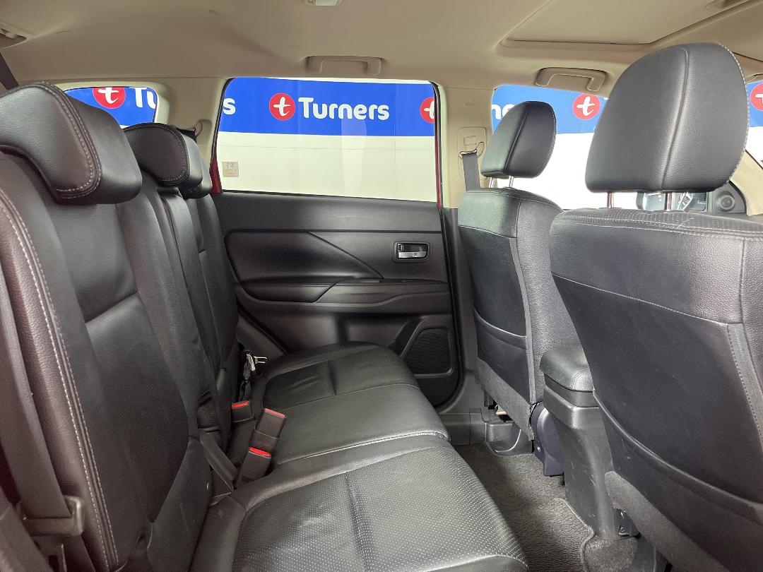 Photo '20' of Mitsubishi Outlander Photo '20' of Mitsubishi Outlander