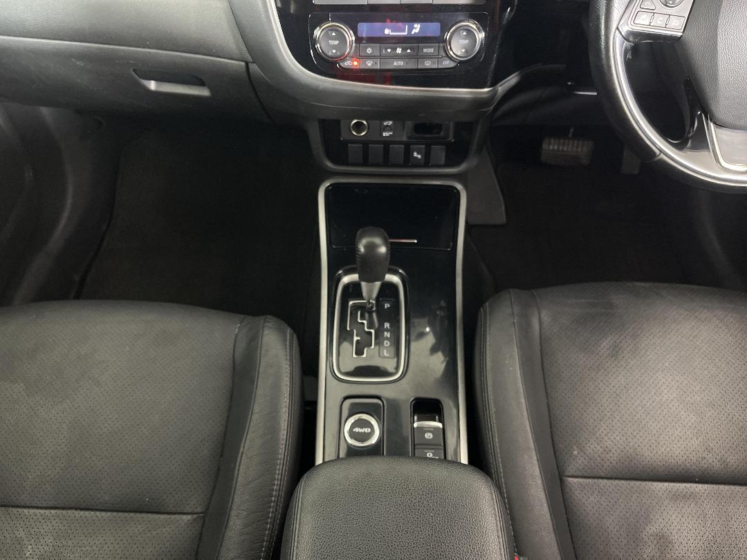 Photo '23' of Mitsubishi Outlander Photo '23' of Mitsubishi Outlander