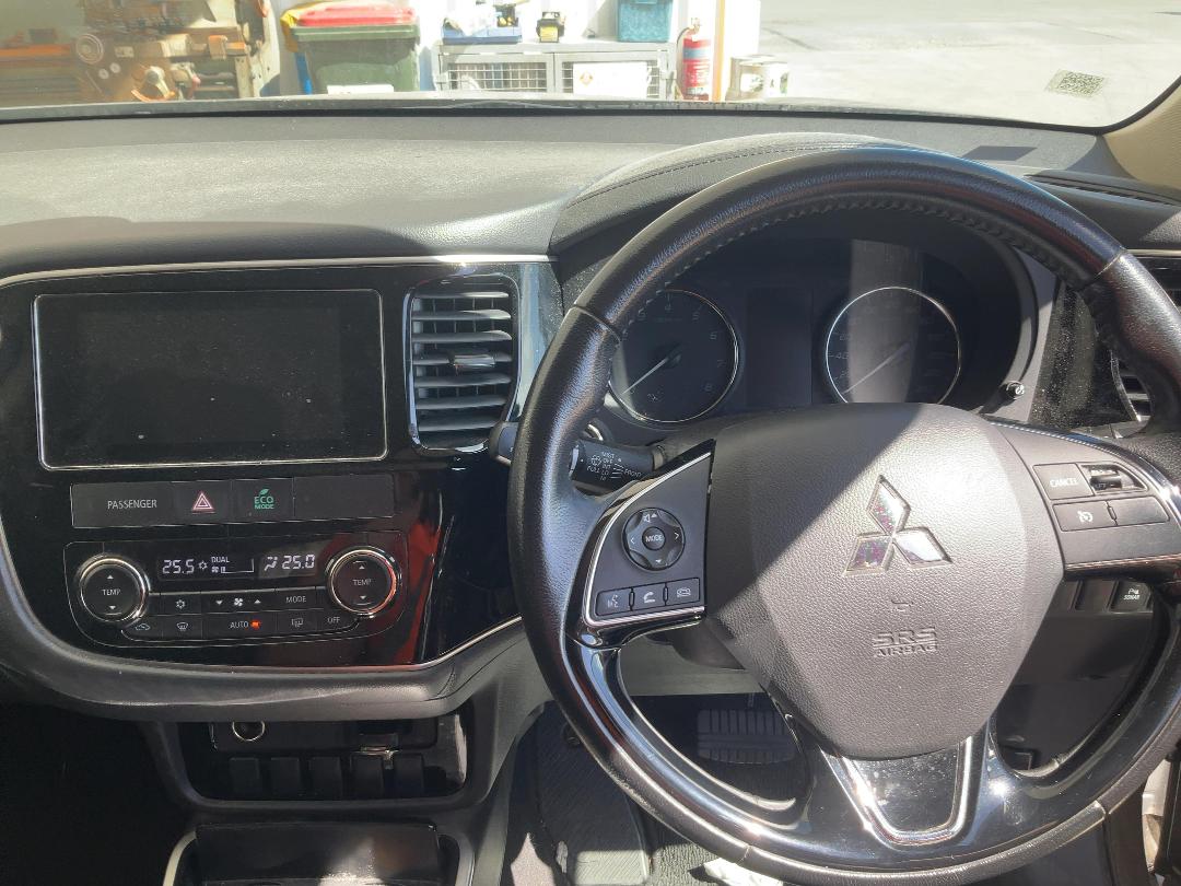 Photo '9' of Mitsubishi Outlander LS