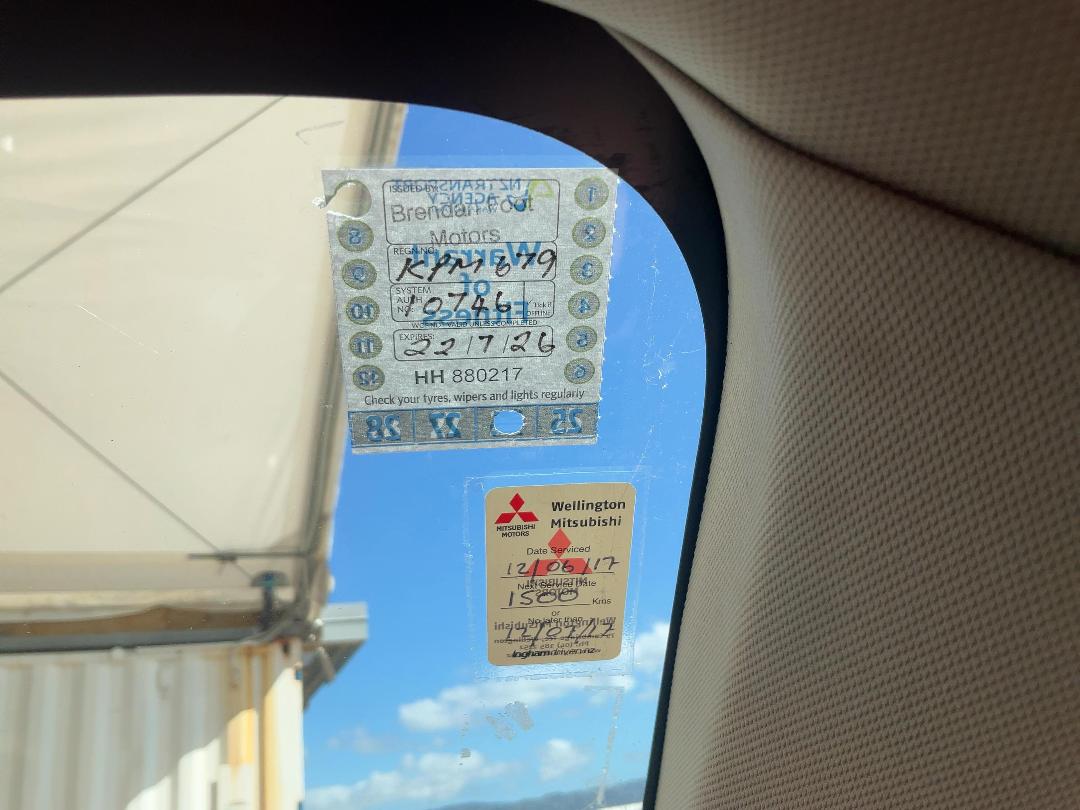 Photo '10' of Mitsubishi Outlander LS