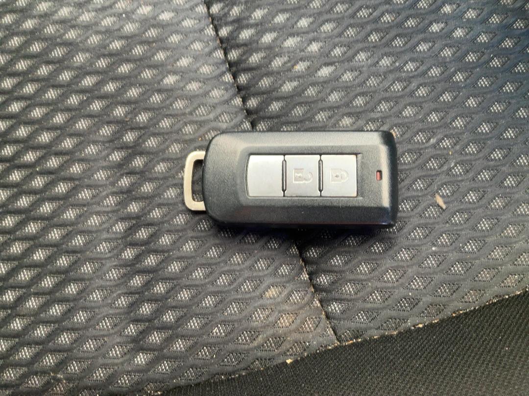 Photo '11' of Mitsubishi Outlander LS