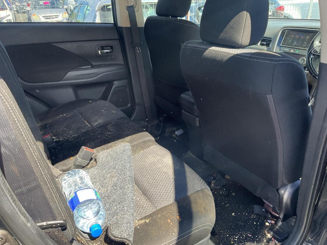 Photo '12' of Mitsubishi Outlander LS