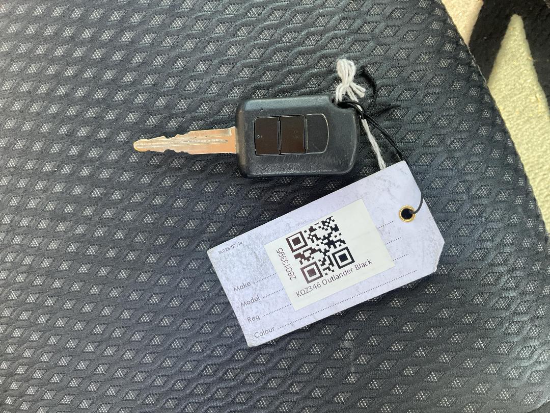 Photo '15' of Mitsubishi Outlander LS