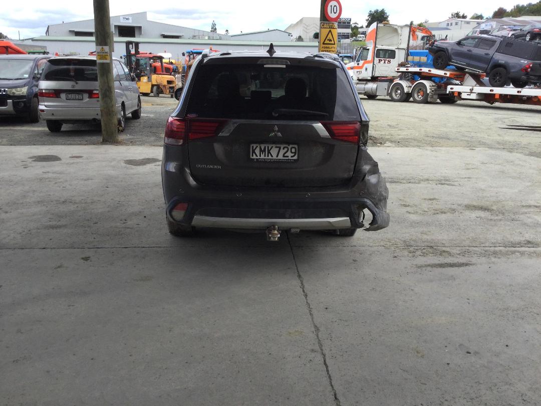 Photo '5' of Mitsubishi Outlander LS