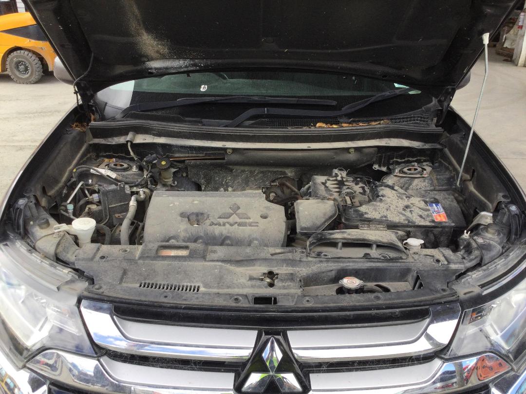 Photo '9' of Mitsubishi Outlander LS