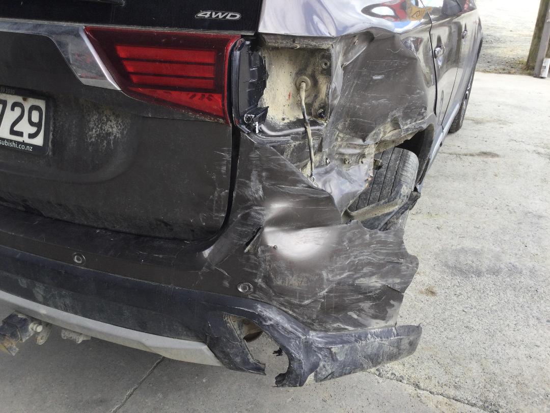 Photo '16' of Mitsubishi Outlander LS