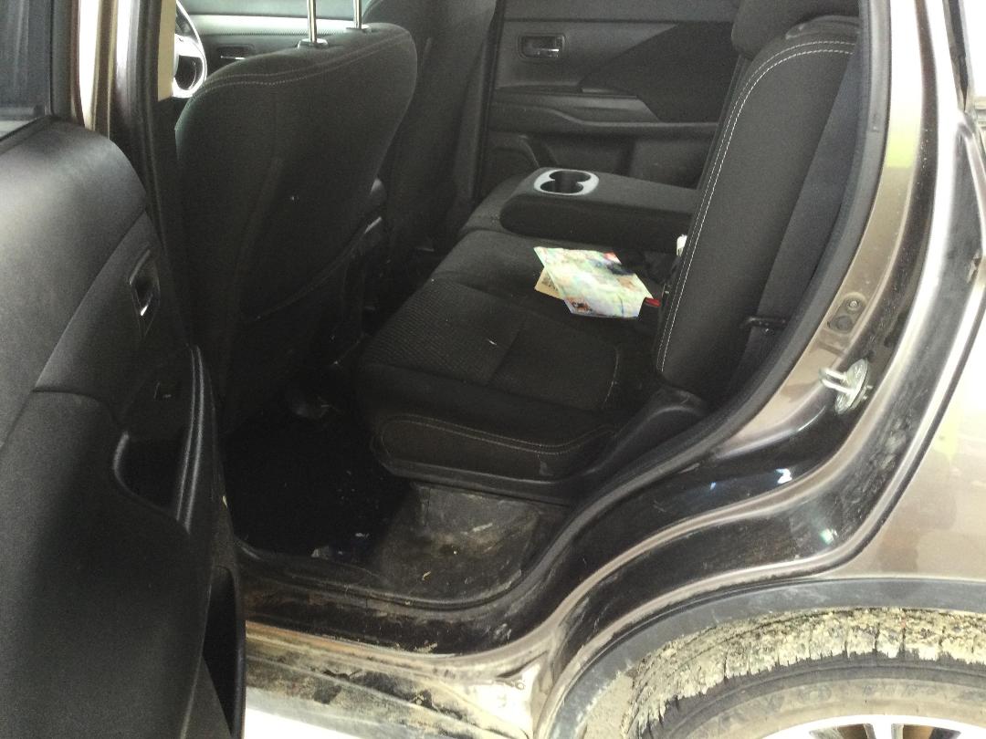 Photo '20' of Mitsubishi Outlander LS