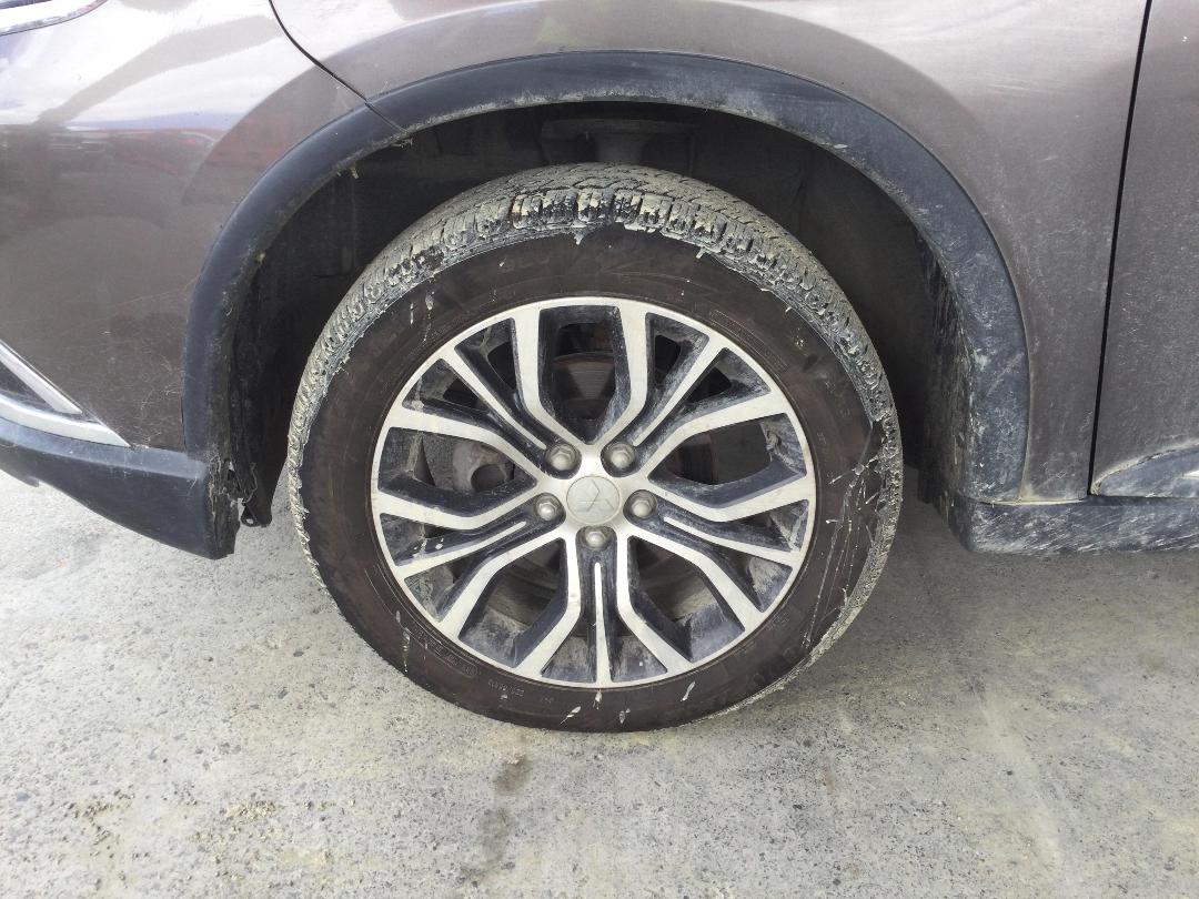 Photo '23' of Mitsubishi Outlander LS