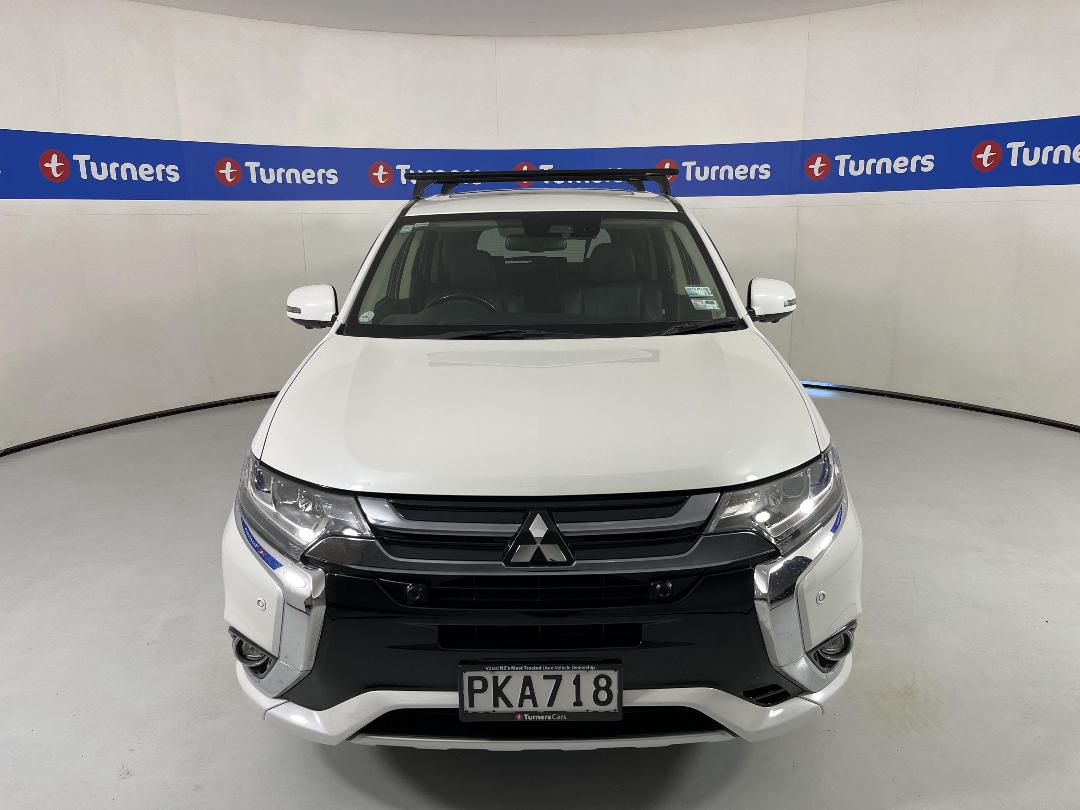 Photo '2' of Mitsubishi Outlander