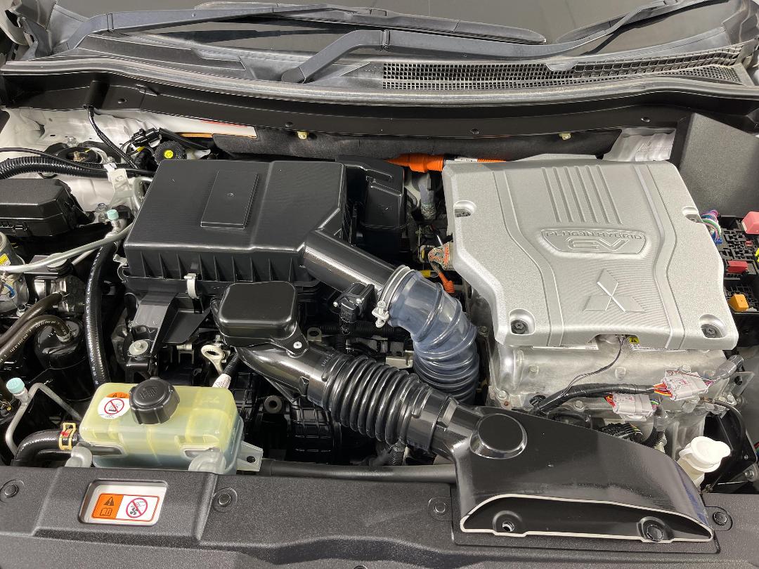 Photo '13' of Mitsubishi Outlander