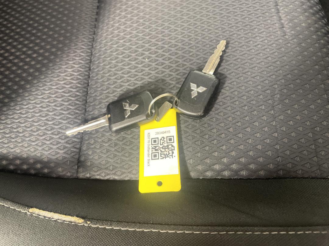 Photo '22' of Mitsubishi Outlander