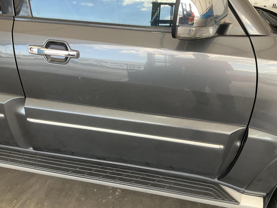 Photo '3' of Mitsubishi Pajero Exceed