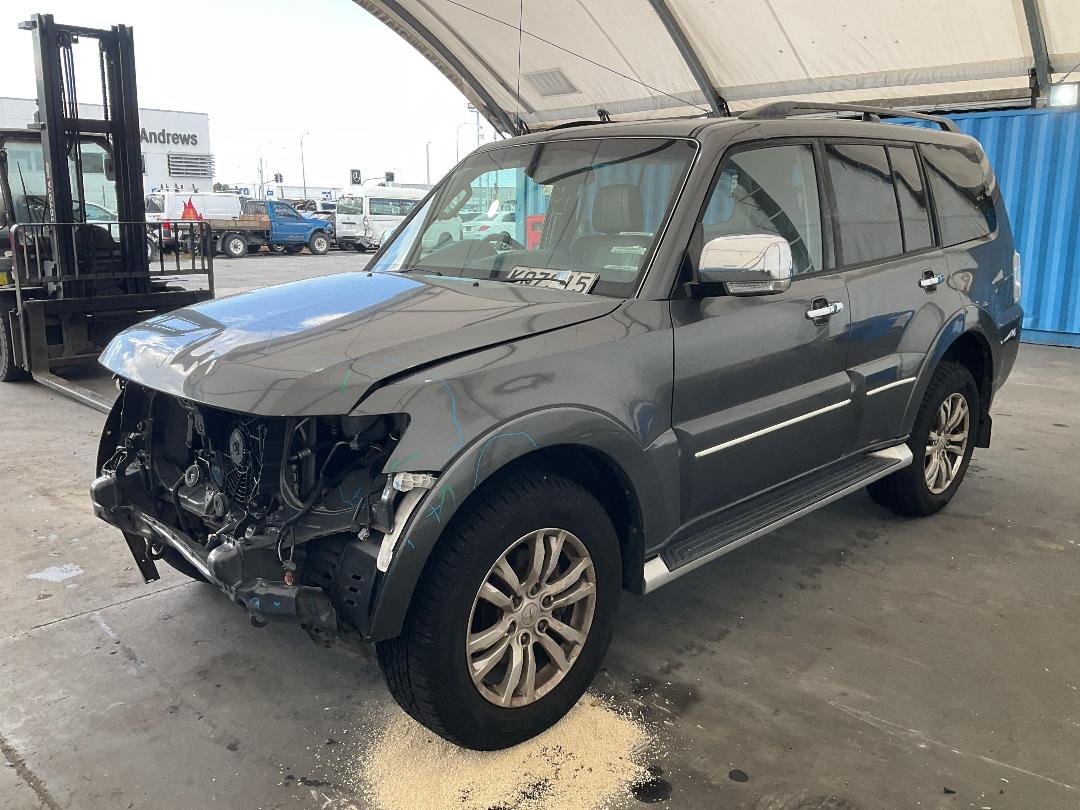 Photo '9' of Mitsubishi Pajero Exceed