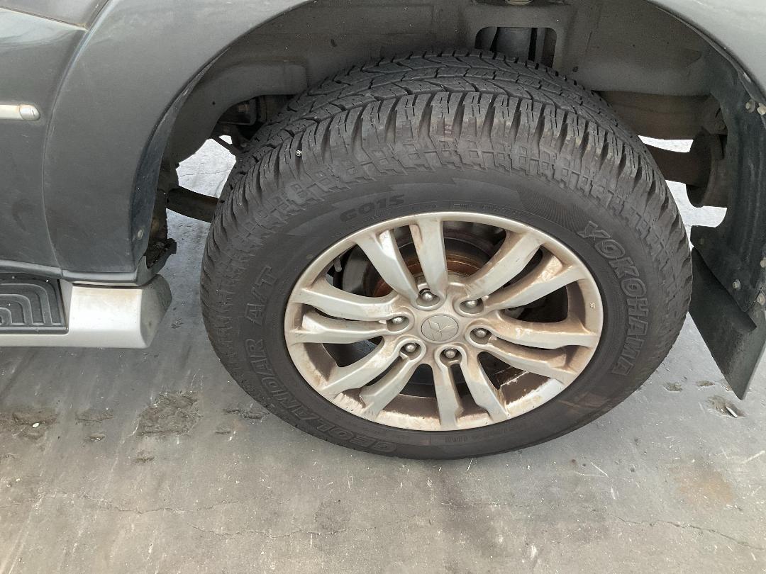 Photo '13' of Mitsubishi Pajero Exceed