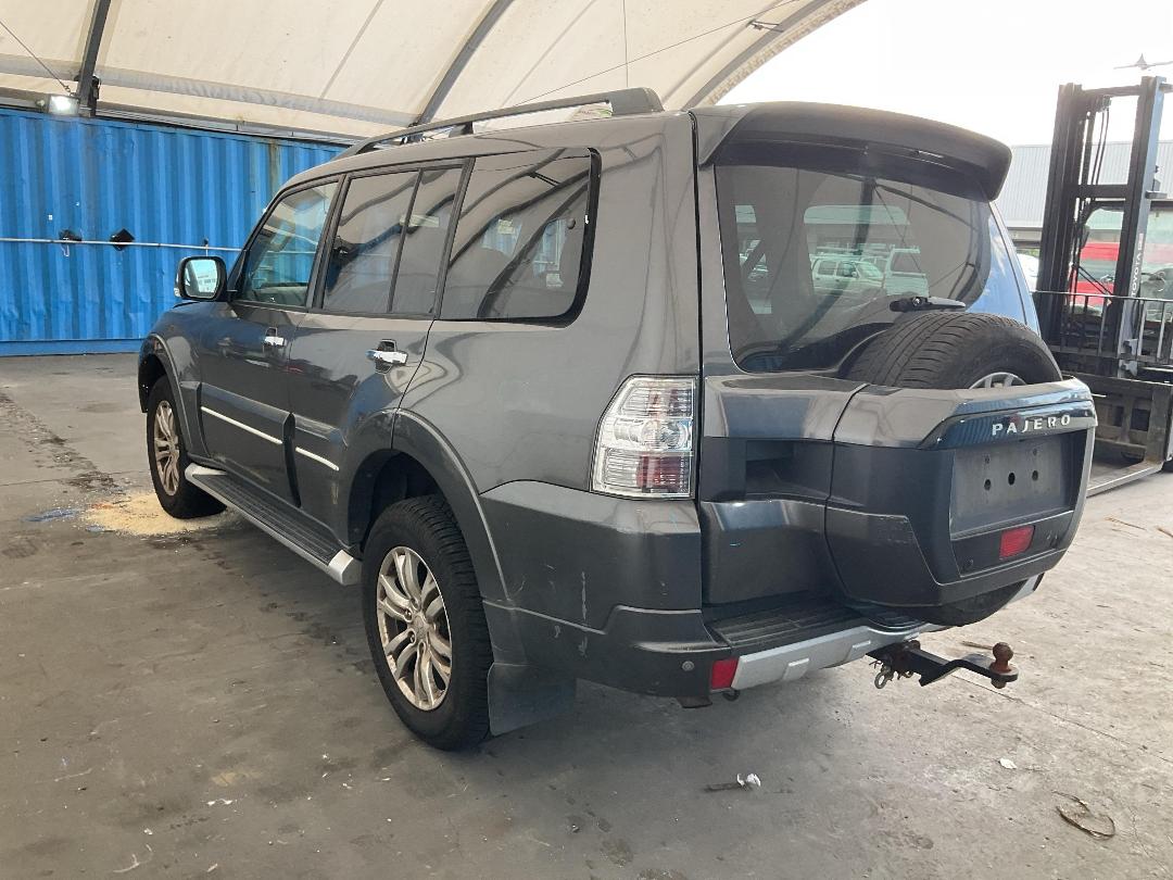 Photo '16' of Mitsubishi Pajero Exceed