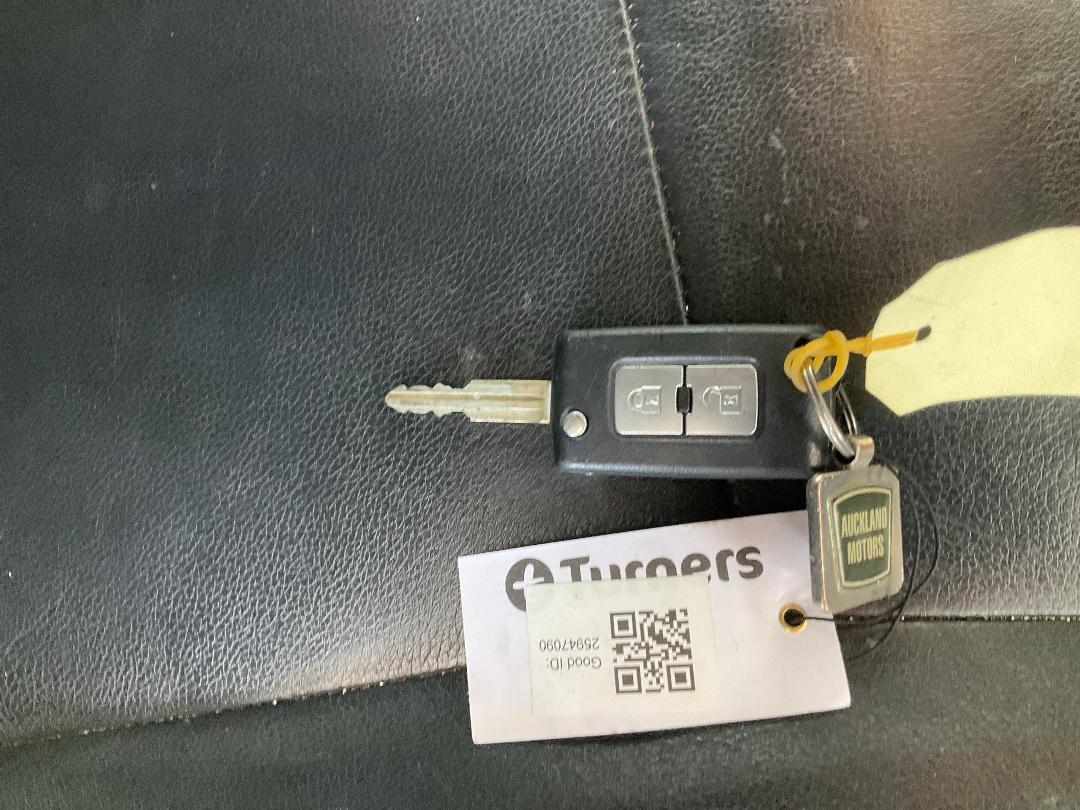 Photo '28' of Mitsubishi Pajero Exceed