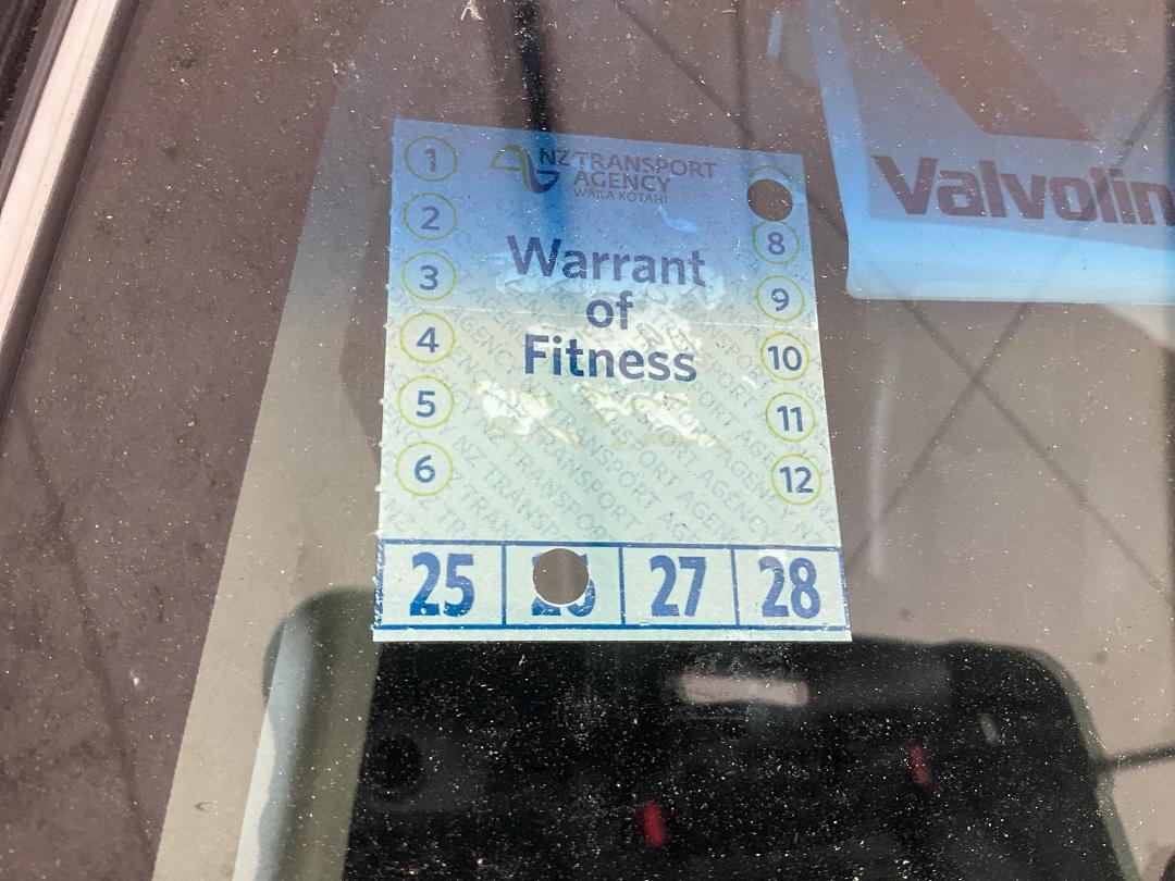 Photo '35' of Mitsubishi Pajero Exceed