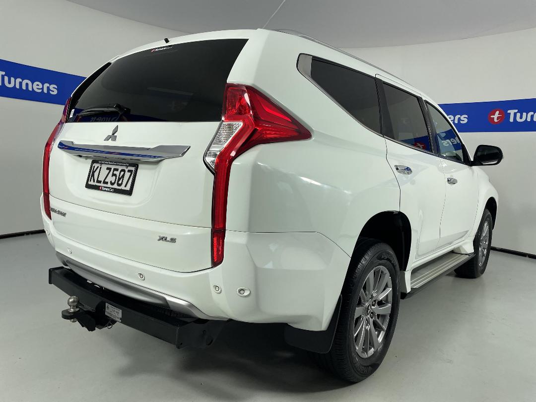 Photo '7' of Mitsubishi Pajero Sport