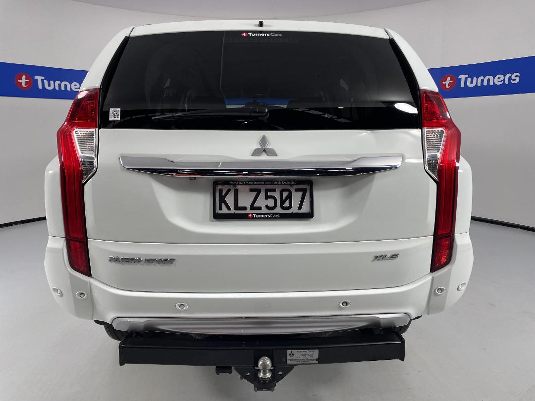 Photo '6' of Mitsubishi Pajero Sport