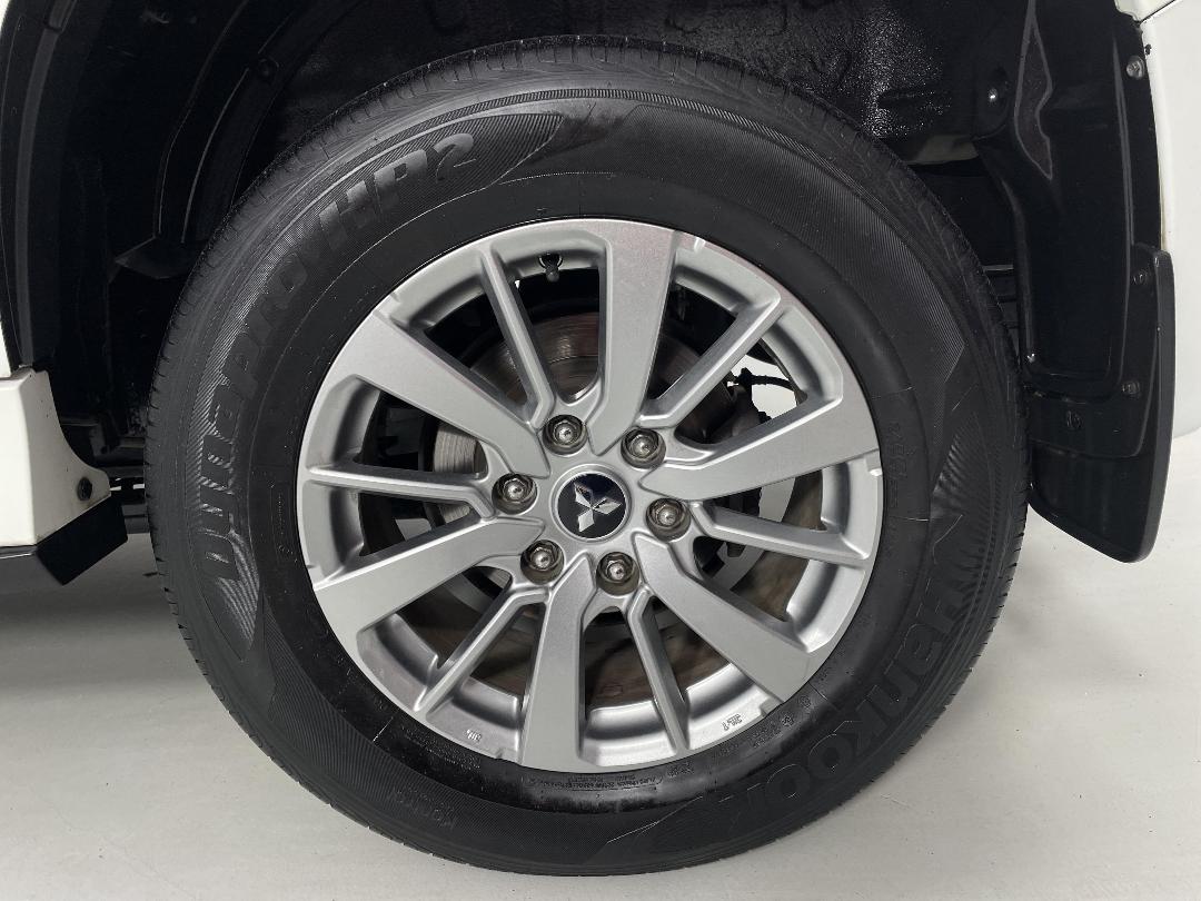 Photo '11' of Mitsubishi Pajero Sport