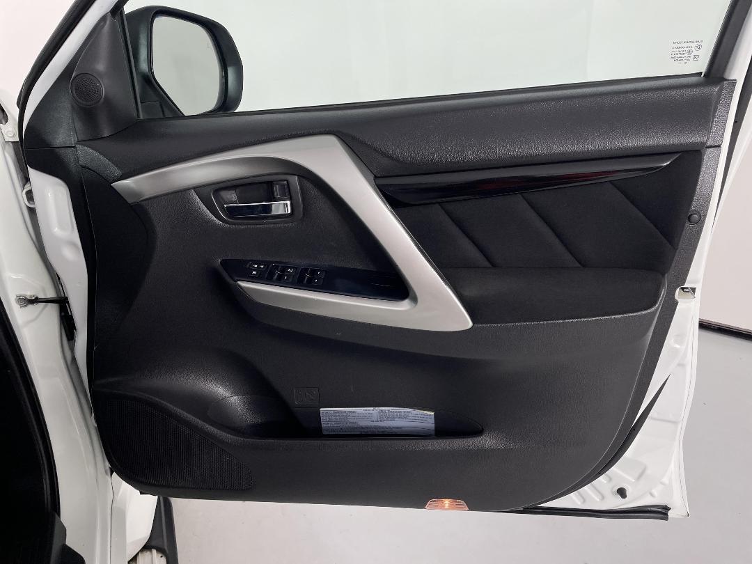 Photo '15' of Mitsubishi Pajero Sport