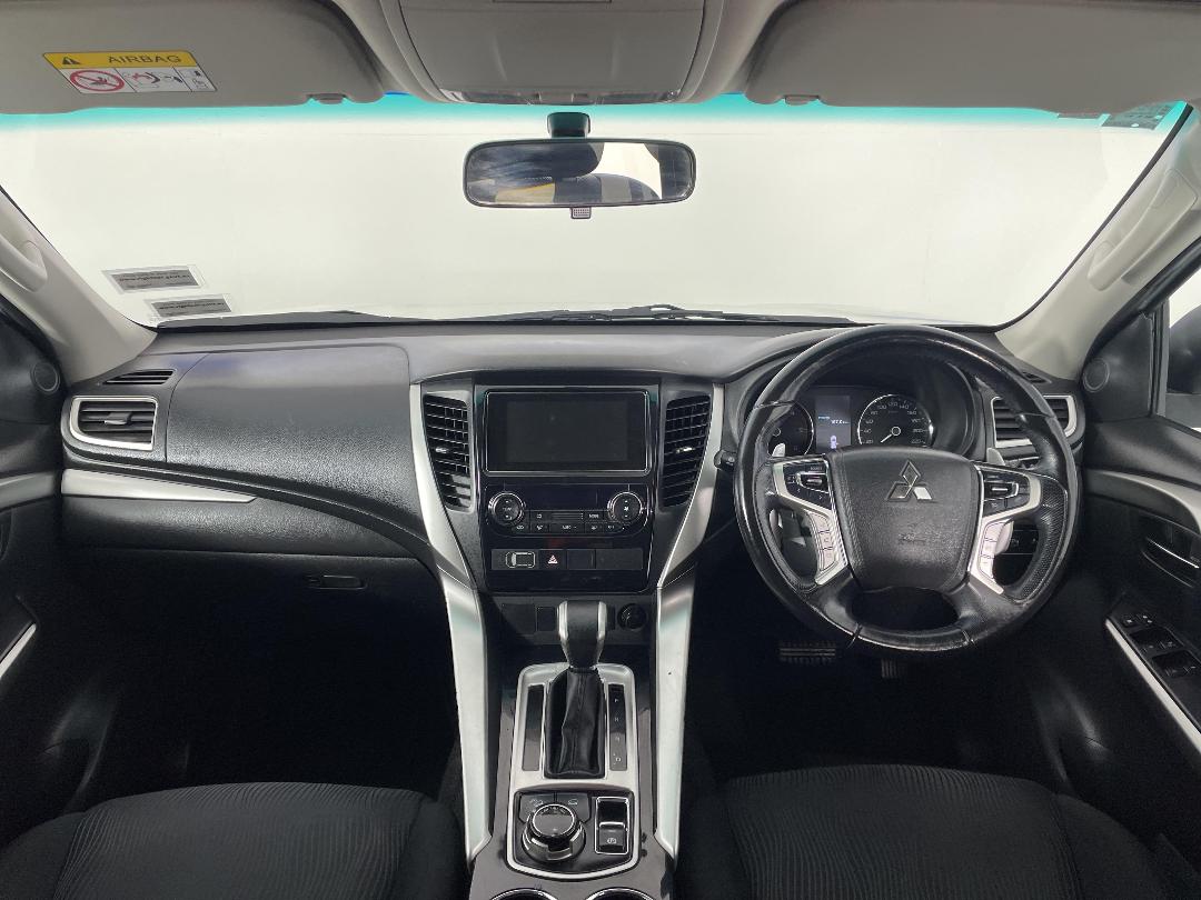 Photo '17' of Mitsubishi Pajero Sport