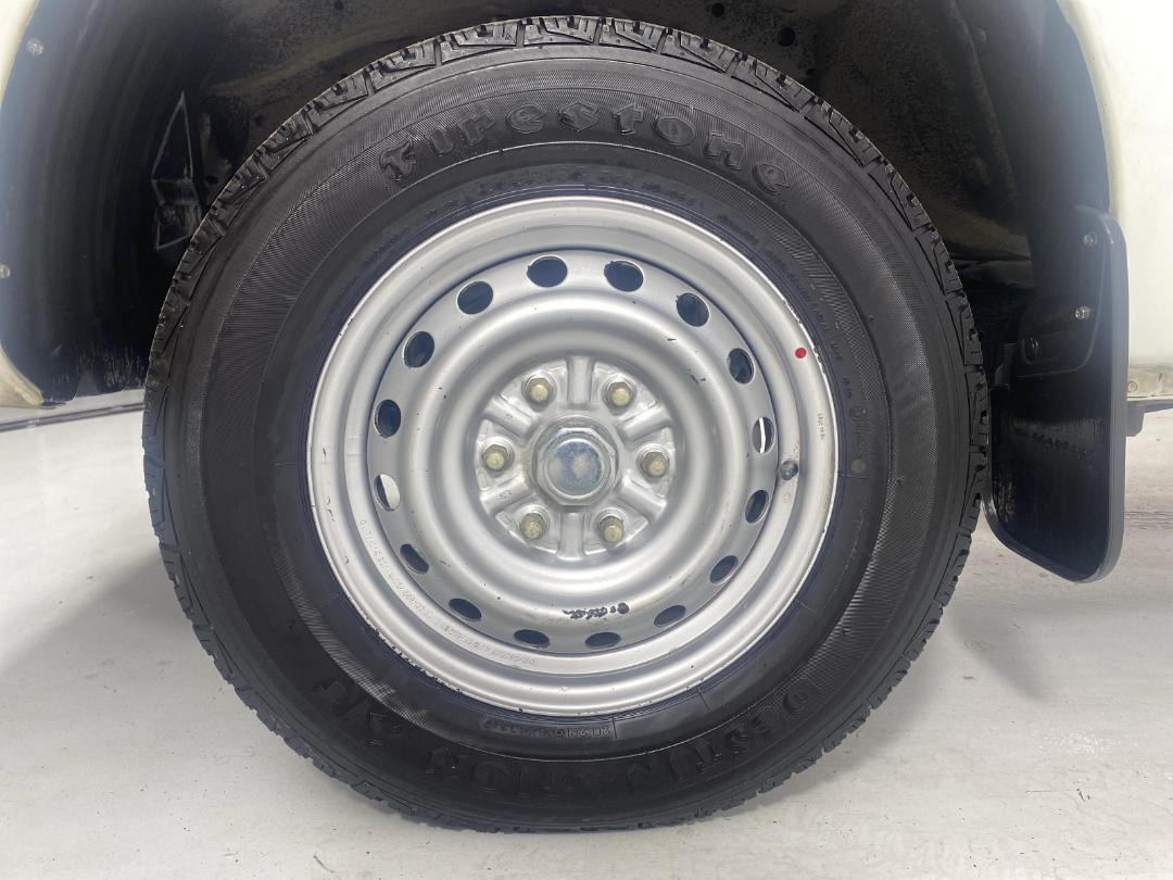 Photo '10' of Mitsubishi Triton