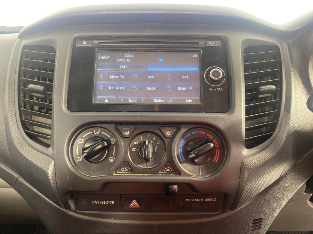 Photo '18' of Mitsubishi Triton