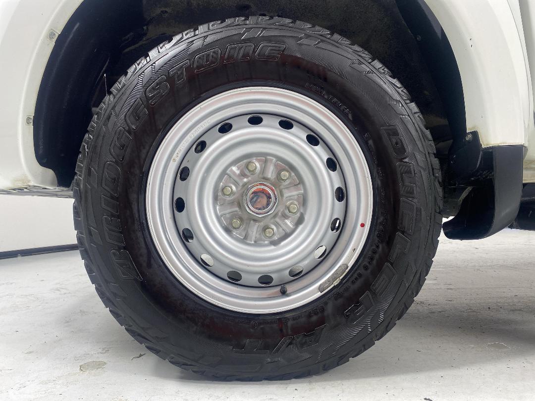 Photo '10' of Mitsubishi Triton