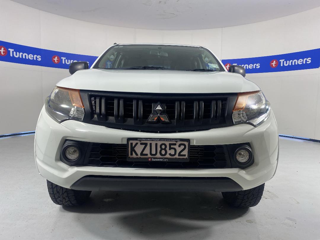 Photo '2' of Mitsubishi Triton