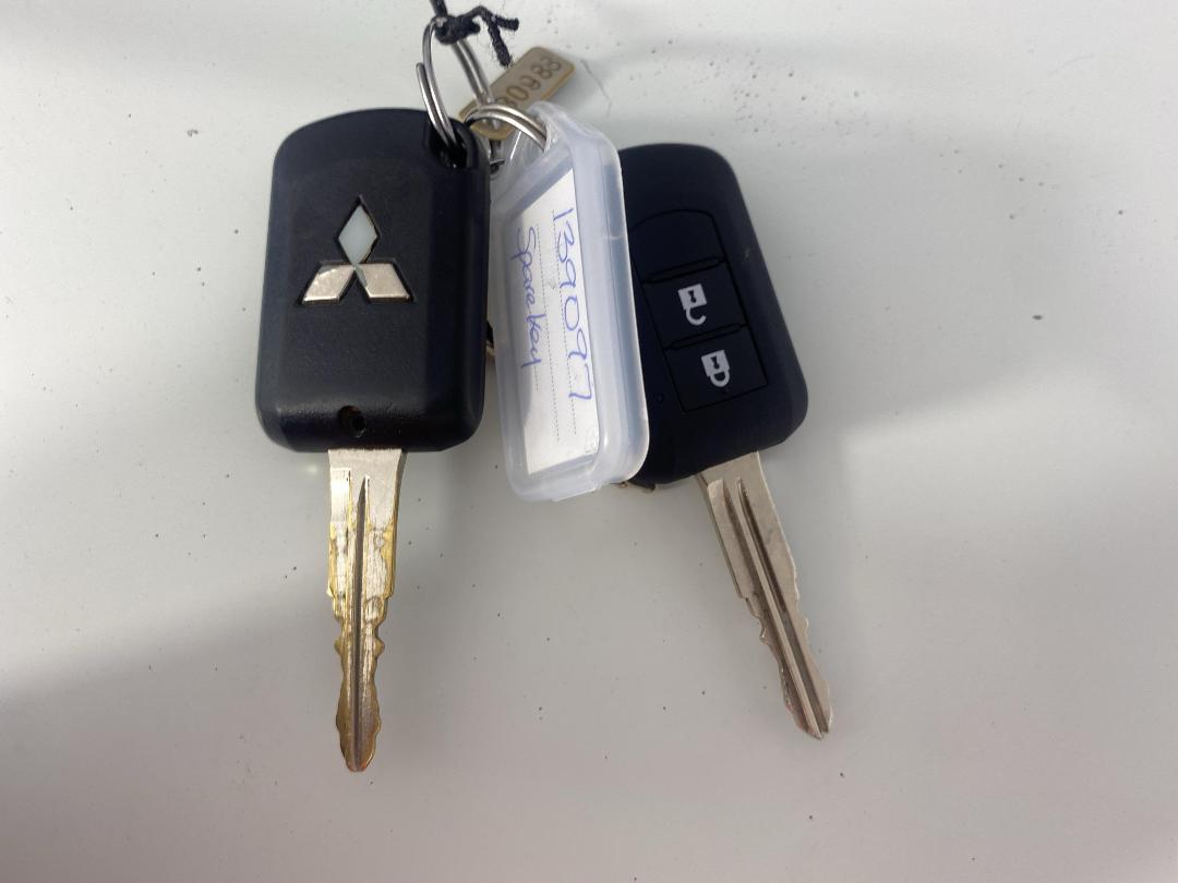 Photo '22' of Mitsubishi Triton