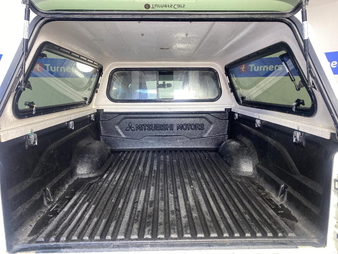 Photo '14' of Mitsubishi Triton