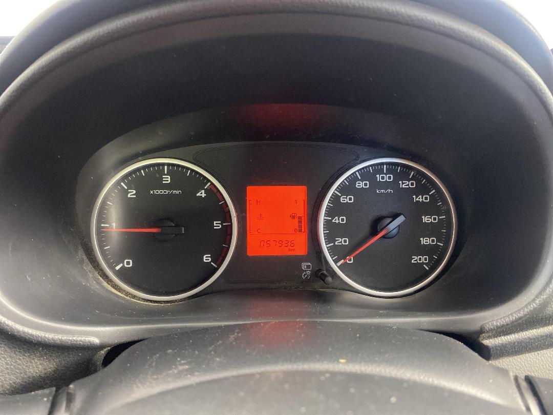 Photo '21' of Mitsubishi Triton