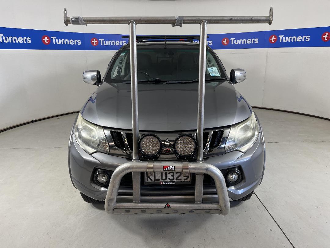 Photo '2' of Mitsubishi Triton