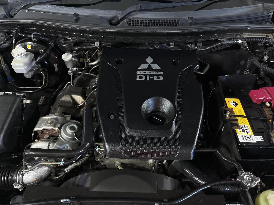 Photo '13' of Mitsubishi Triton